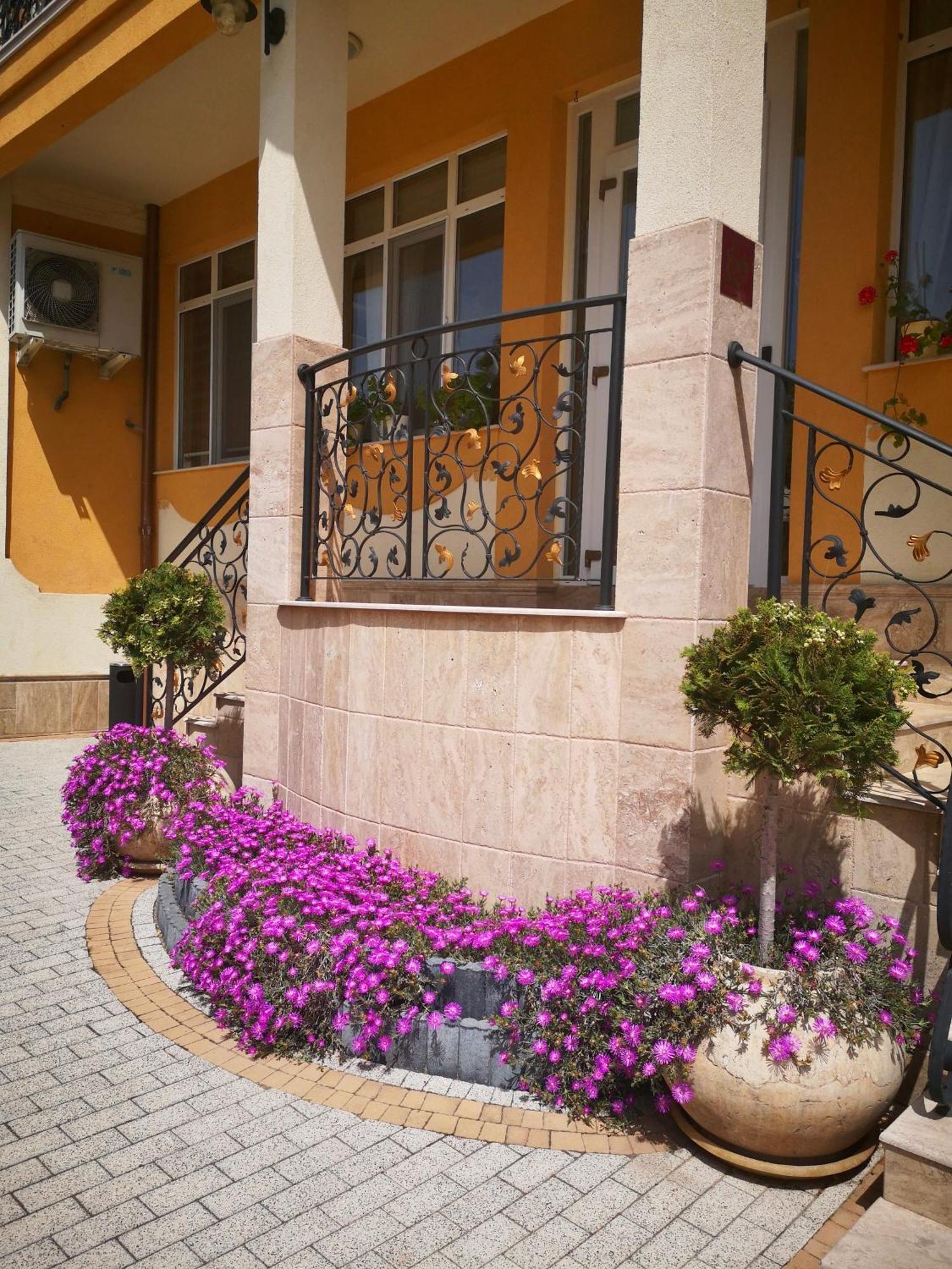 Villa Paris Хисаря Экстерьер фото
